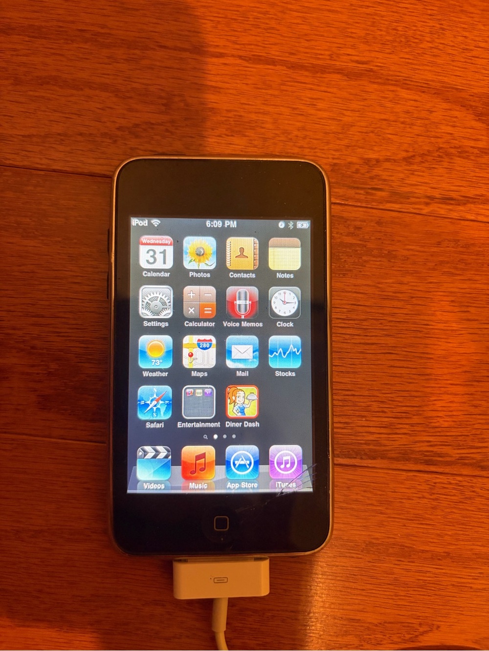 Black Apple iPod Touch (2nd Generation)